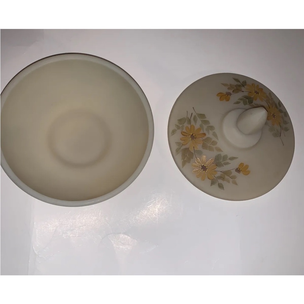 Vintage Fenton Hand Painted/Signed Satin Daisies Lidded a Candy Dish Yel/Grn - Picture 2 of 6